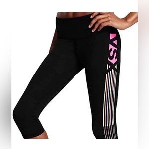 VSX Knockout Cropped Leggings Medium